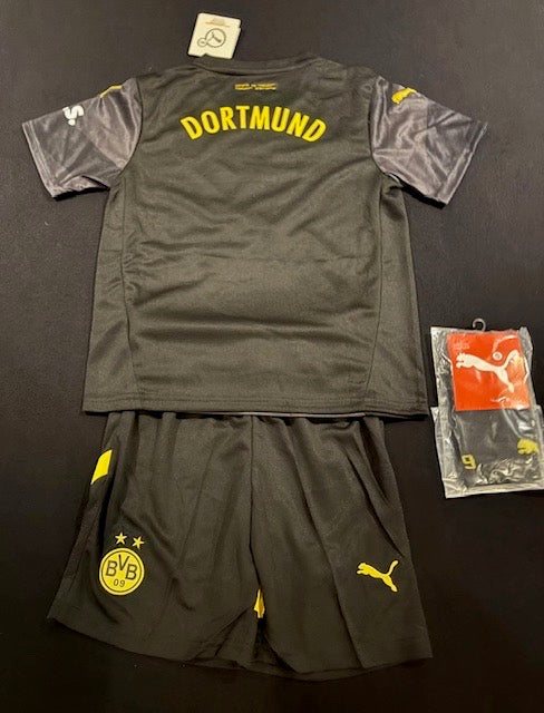 Borussia Dortmund away kid kit